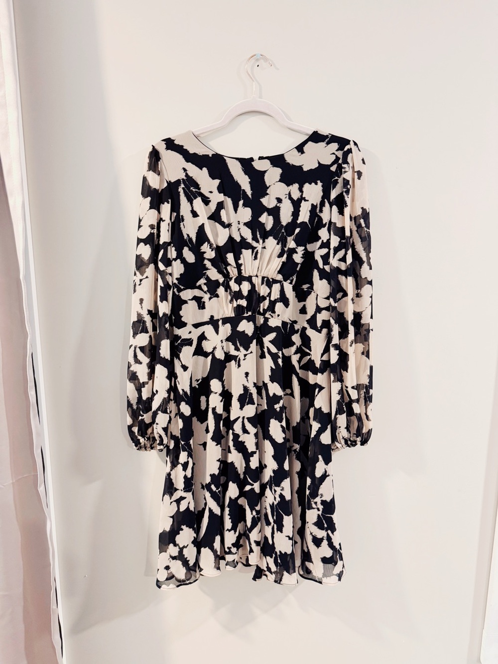 Calvin Klein Black and Cream Floral-Print Long Sleeve Dress